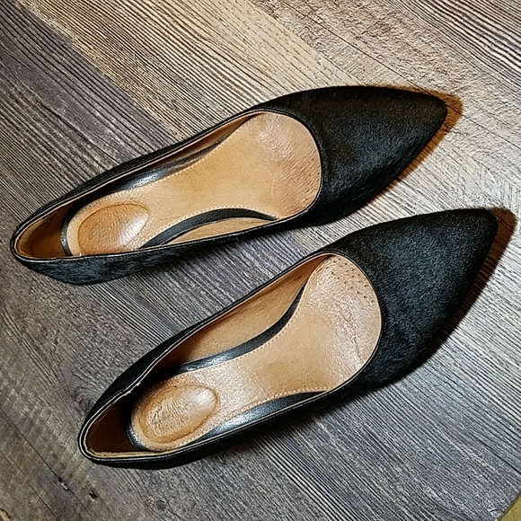 Clarks Black Leather Hair Size 8.5 pumps heels - Picture 2 of 16